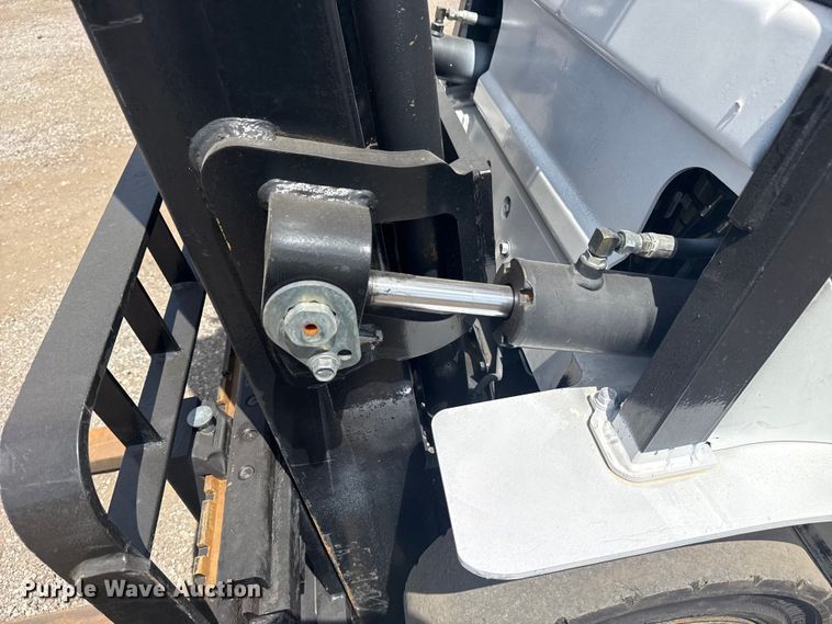 image for item NU9560 2005 Toyota 7FGU24 forklift