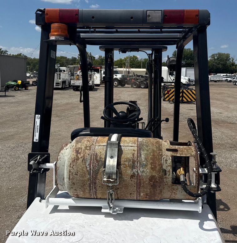 image for item NU9560 2005 Toyota 7FGU24 forklift