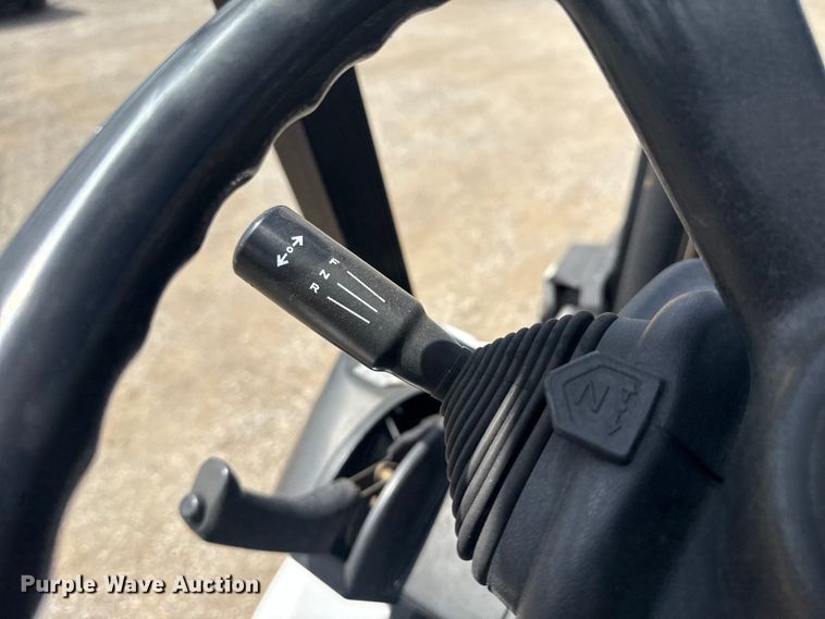 image for item NU9560 2005 Toyota 7FGU24 forklift