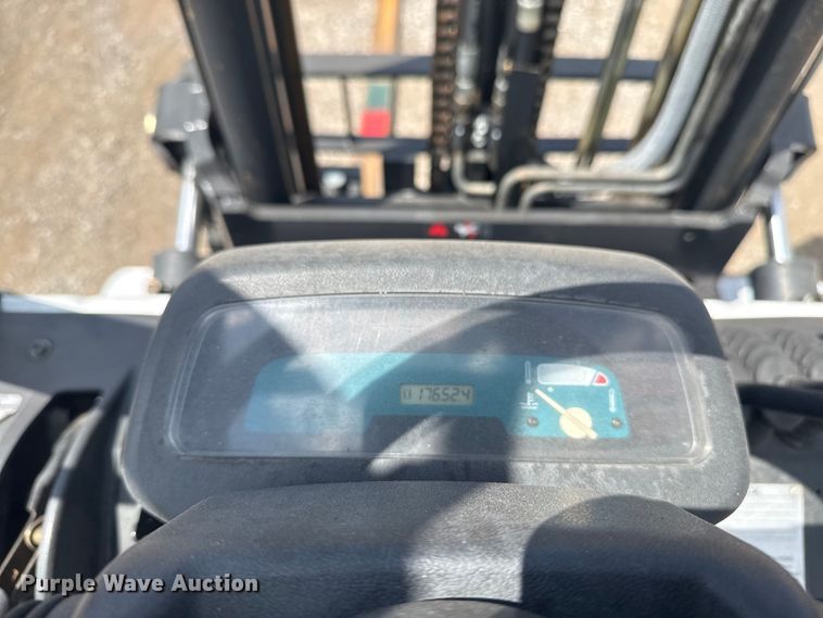 image for item NU9560 2005 Toyota 7FGU24 forklift