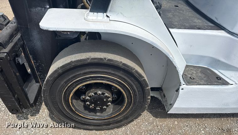 image for item NU9560 2005 Toyota 7FGU24 forklift