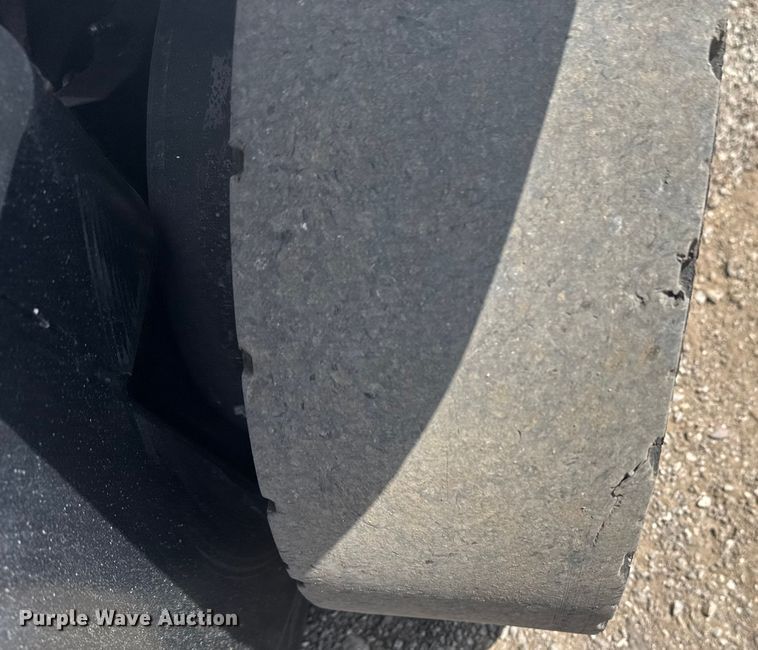 image for item NU9560 2005 Toyota 7FGU24 forklift