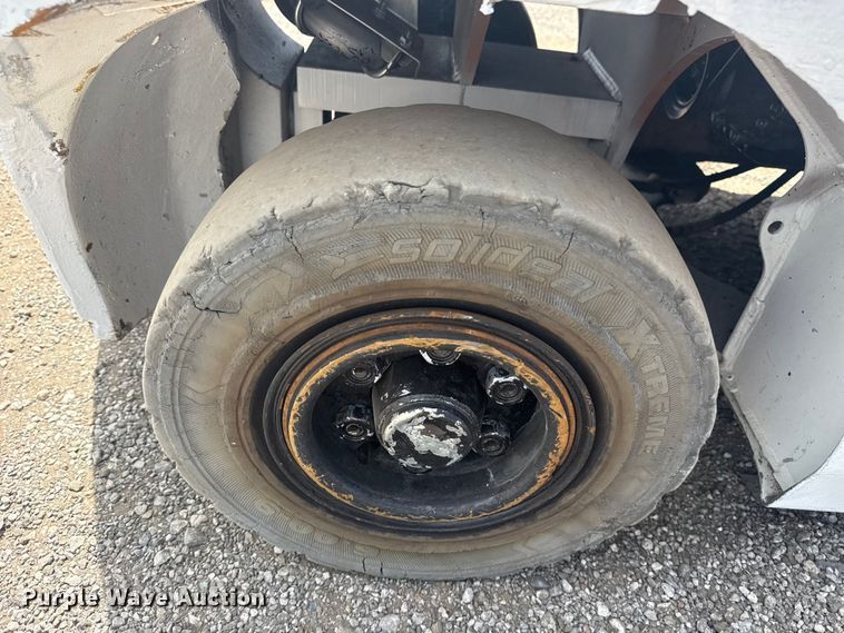 image for item NU9560 2005 Toyota 7FGU24 forklift