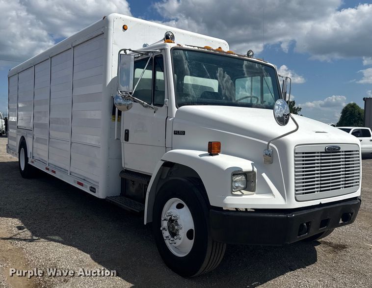 image for item NU9566 2001 Freightliner FL80 delivery truck
