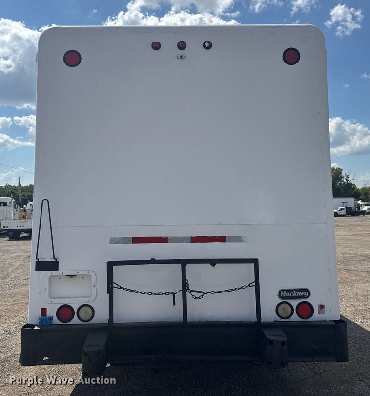 image for item NU9566 2001 Freightliner FL80 delivery truck