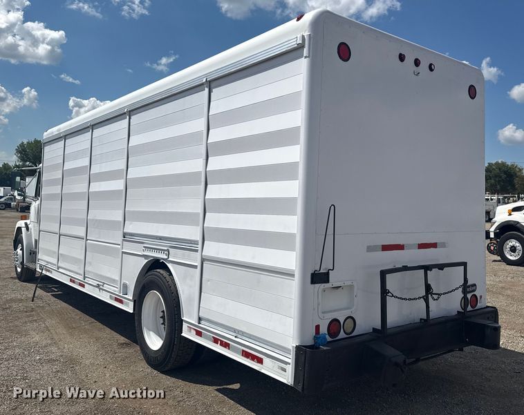 image for item NU9566 2001 Freightliner FL80 delivery truck