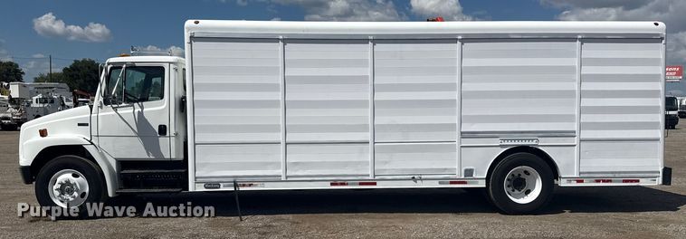 image for item NU9566 2001 Freightliner FL80 delivery truck