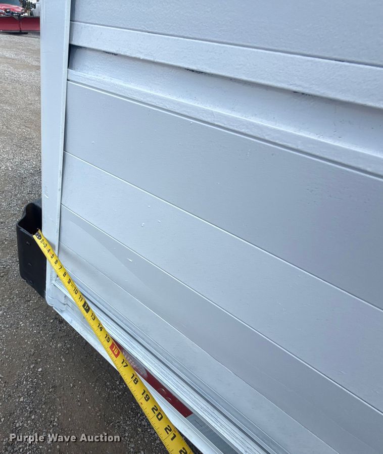 image for item NU9566 2001 Freightliner FL80 delivery truck