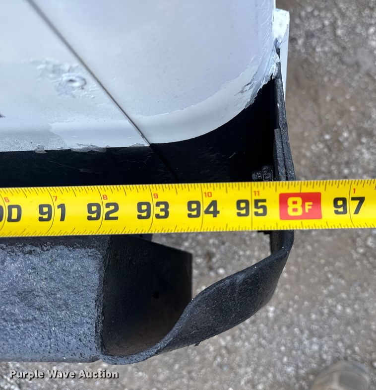 image for item NU9566 2001 Freightliner FL80 delivery truck