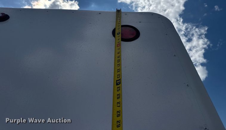 image for item NU9566 2001 Freightliner FL80 delivery truck