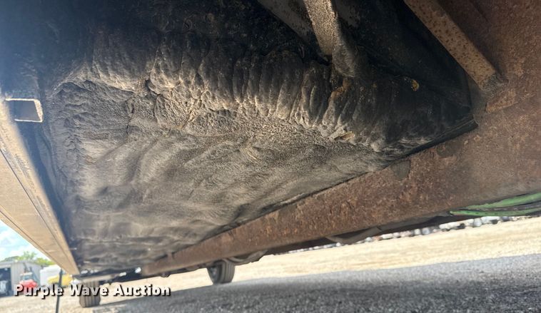 image for item NU9566 2001 Freightliner FL80 delivery truck