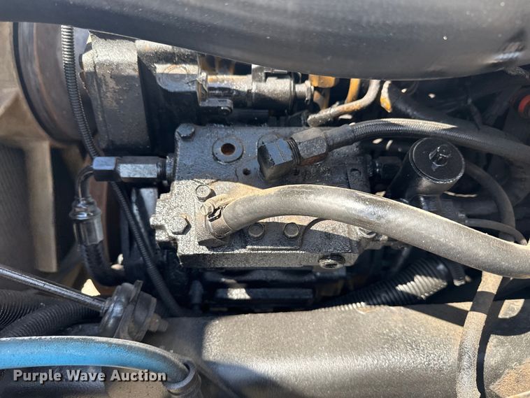 image for item NU9566 2001 Freightliner FL80 delivery truck