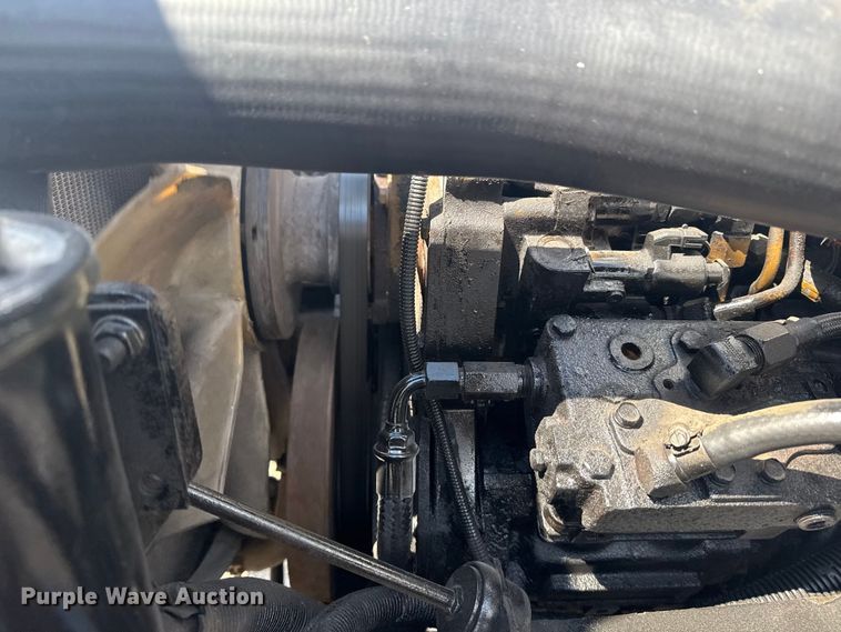 image for item NU9566 2001 Freightliner FL80 delivery truck