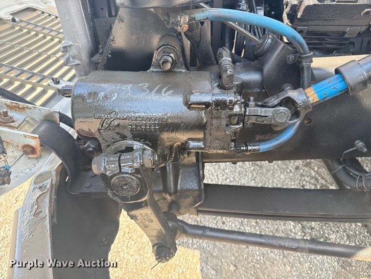 image for item NU9566 2001 Freightliner FL80 delivery truck