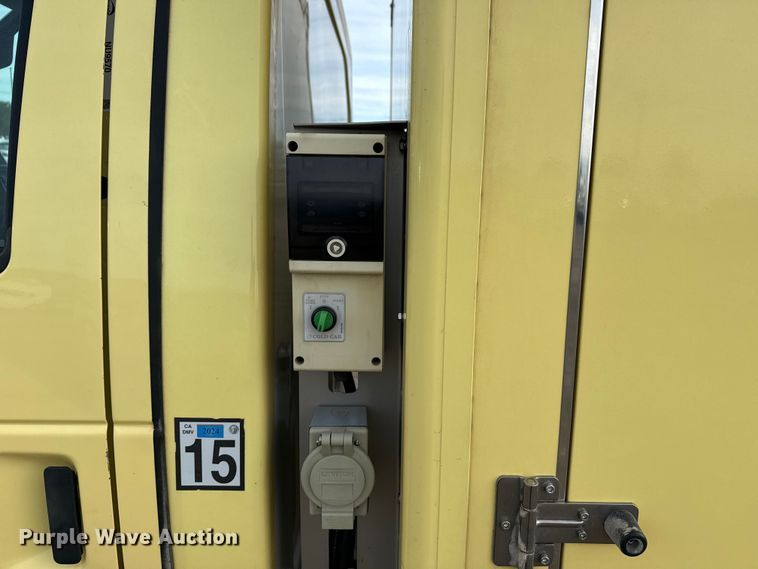 image for item NU9570 2022 Ford E450 Super Duty delivery truck