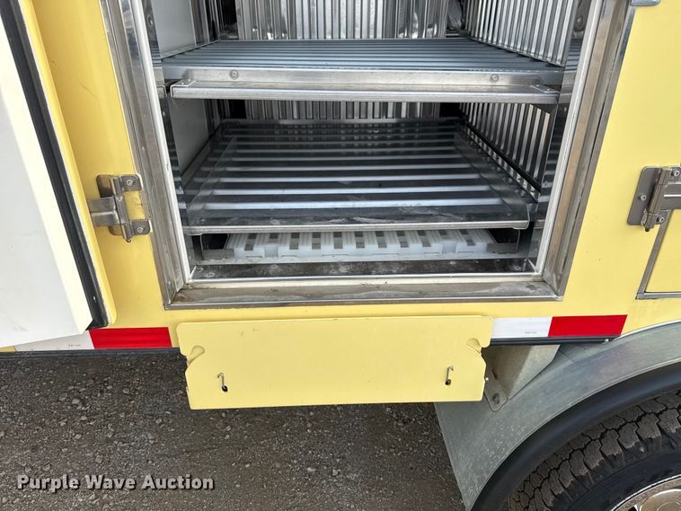 image for item NU9570 2022 Ford E450 Super Duty delivery truck