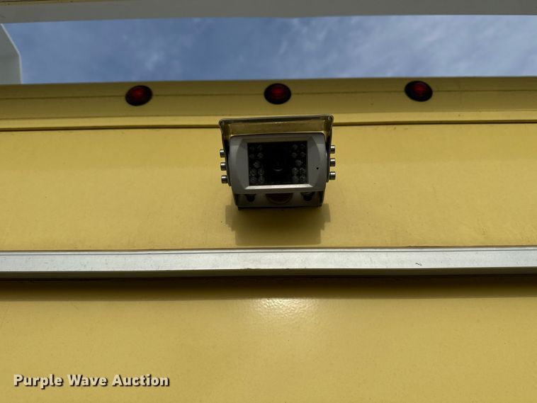 image for item NU9570 2022 Ford E450 Super Duty delivery truck