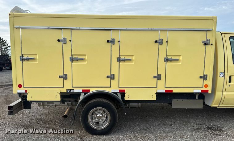 image for item NU9570 2022 Ford E450 Super Duty delivery truck