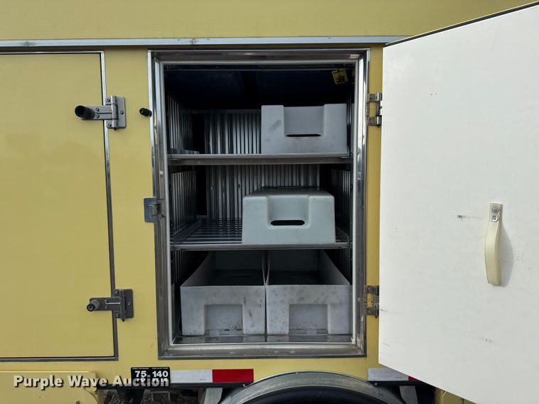 image for item NU9570 2022 Ford E450 Super Duty delivery truck