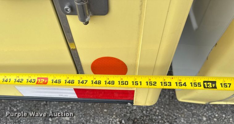 image for item NU9570 2022 Ford E450 Super Duty delivery truck