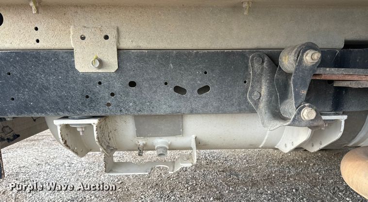 image for item NU9570 2022 Ford E450 Super Duty delivery truck