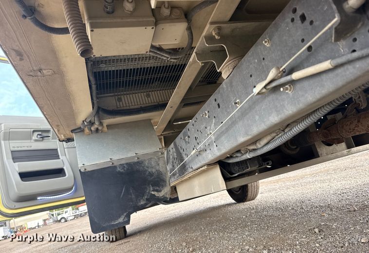 image for item NU9570 2022 Ford E450 Super Duty delivery truck