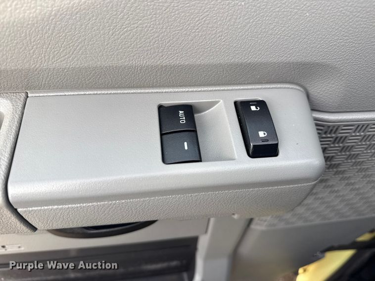 image for item NU9570 2022 Ford E450 Super Duty delivery truck