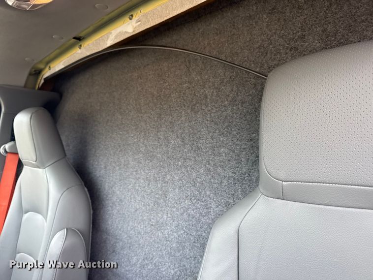 image for item NU9570 2022 Ford E450 Super Duty delivery truck