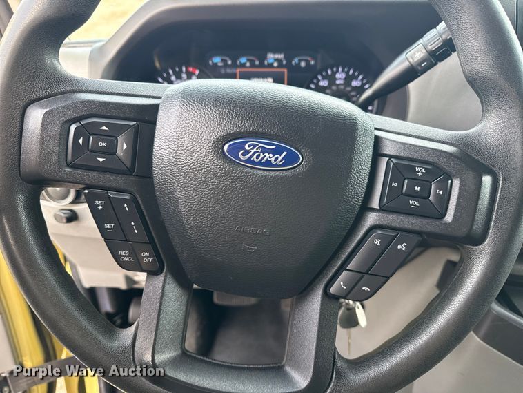 image for item NU9570 2022 Ford E450 Super Duty delivery truck