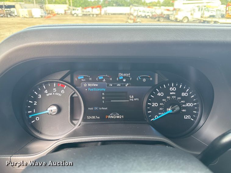 image for item NU9570 2022 Ford E450 Super Duty delivery truck