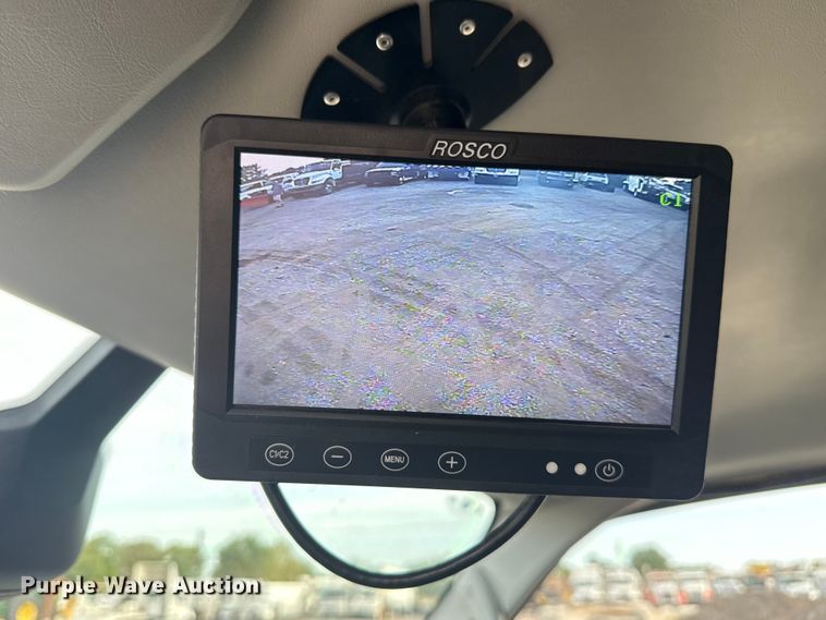 image for item NU9570 2022 Ford E450 Super Duty delivery truck