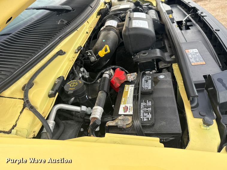 image for item NU9570 2022 Ford E450 Super Duty delivery truck