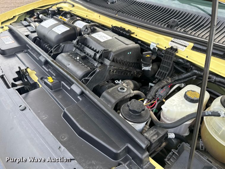 image for item NU9570 2022 Ford E450 Super Duty delivery truck