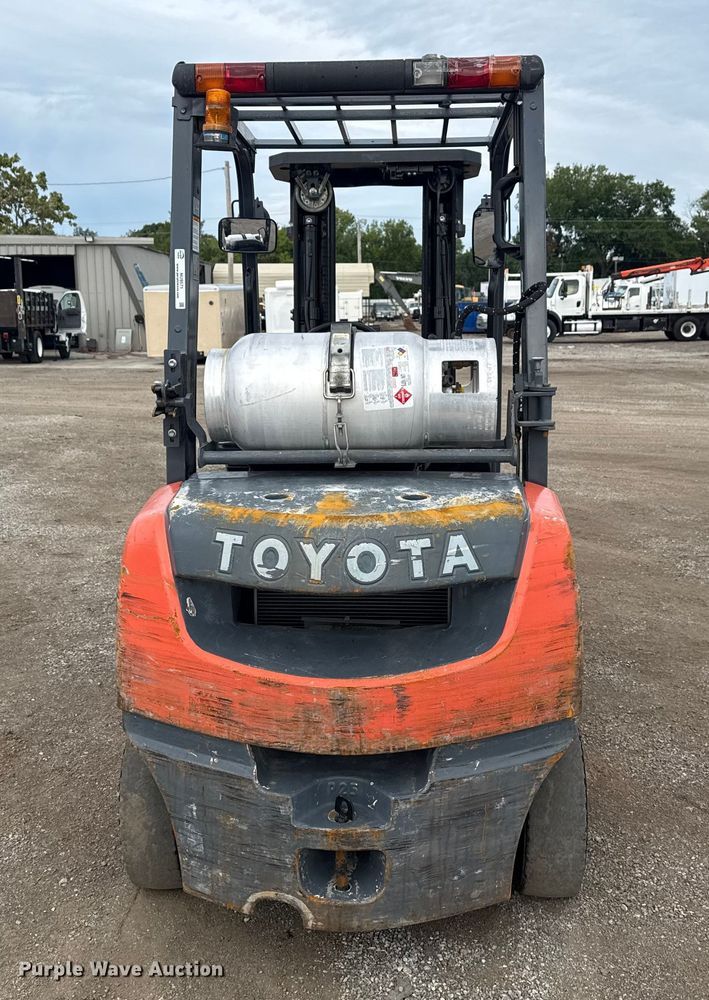 image for item NU9571 Toyota 8FGU25 forklift
