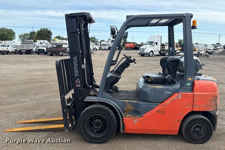 image for item NU9571 Toyota 8FGU25 forklift