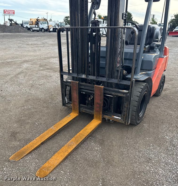 image for item NU9571 Toyota 8FGU25 forklift