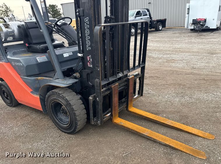 image for item NU9571 Toyota 8FGU25 forklift