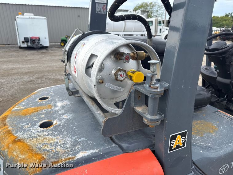 image for item NU9571 Toyota 8FGU25 forklift