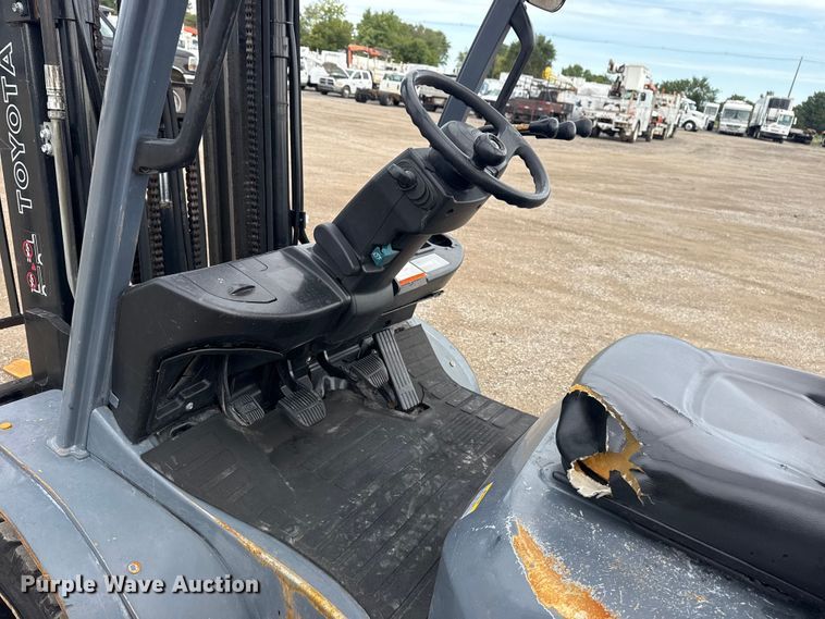 image for item NU9571 Toyota 8FGU25 forklift