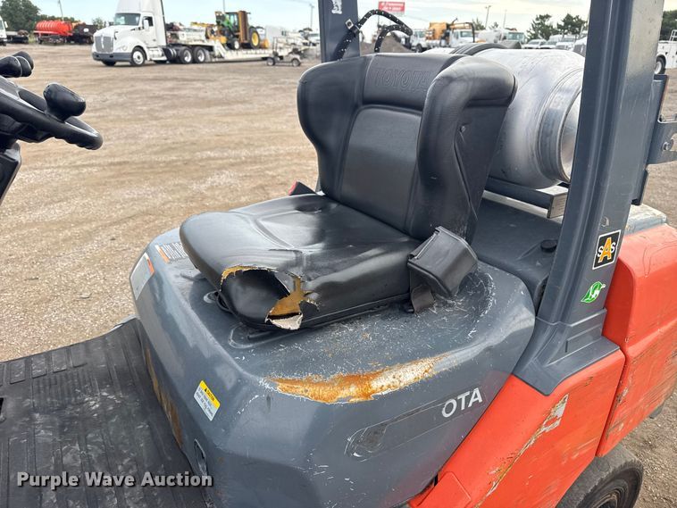 image for item NU9571 Toyota 8FGU25 forklift