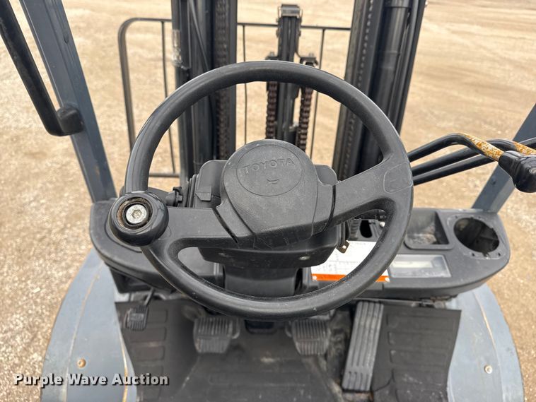 image for item NU9571 Toyota 8FGU25 forklift