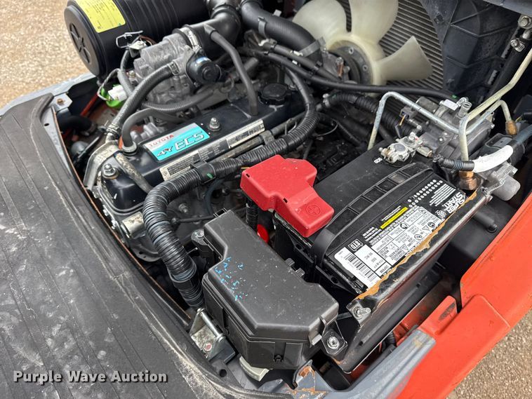 image for item NU9571 Toyota 8FGU25 forklift