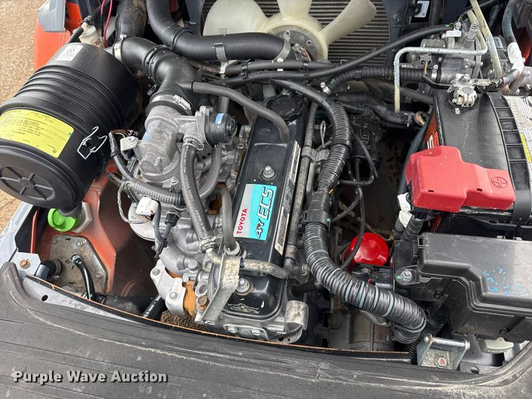 image for item NU9571 Toyota 8FGU25 forklift