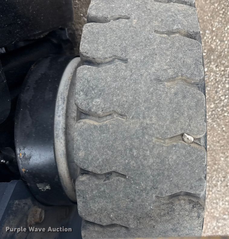 image for item NU9571 Toyota 8FGU25 forklift