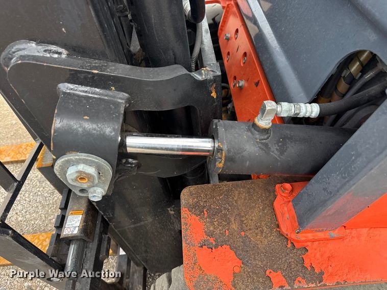 image for item NU9574 2002 Toyota 7FGU30 forklift