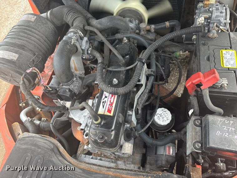 image for item NU9574 2002 Toyota 7FGU30 forklift