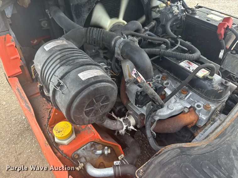 image for item NU9574 2002 Toyota 7FGU30 forklift