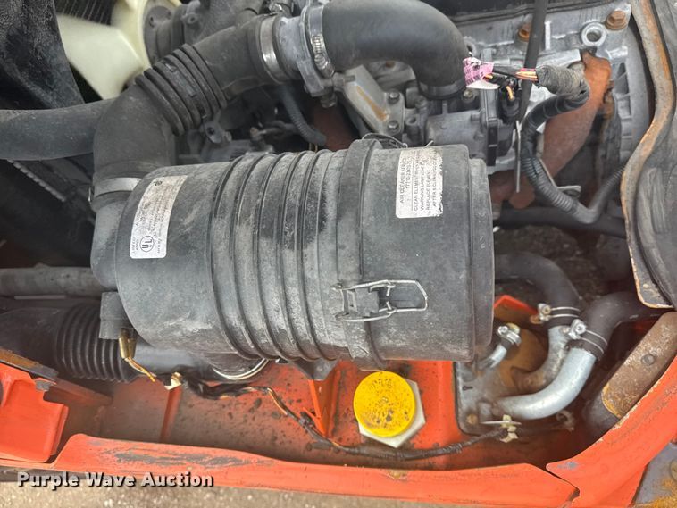 image for item NU9574 2002 Toyota 7FGU30 forklift