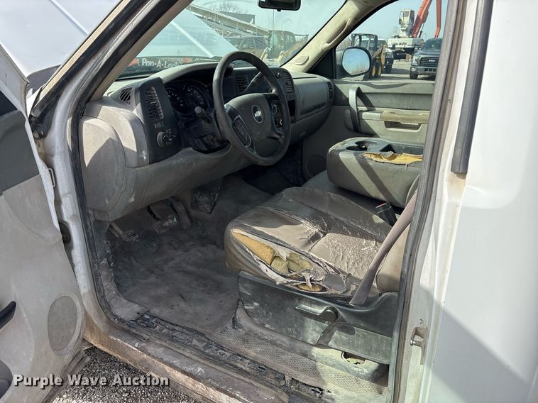 image for item OB9453 2012 Chevrolet Silverado 1500 pickup truck