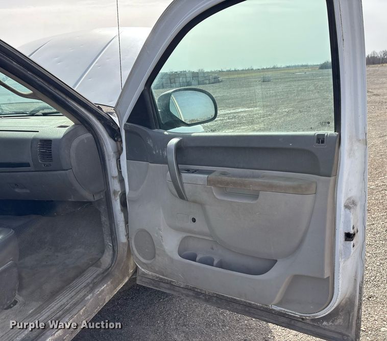 image for item OB9453 2012 Chevrolet Silverado 1500 pickup truck